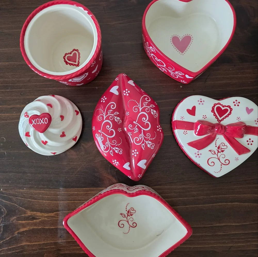 Temp-tations Romance Lidded Ramekins - Set of 3 - Picture 4 of 13